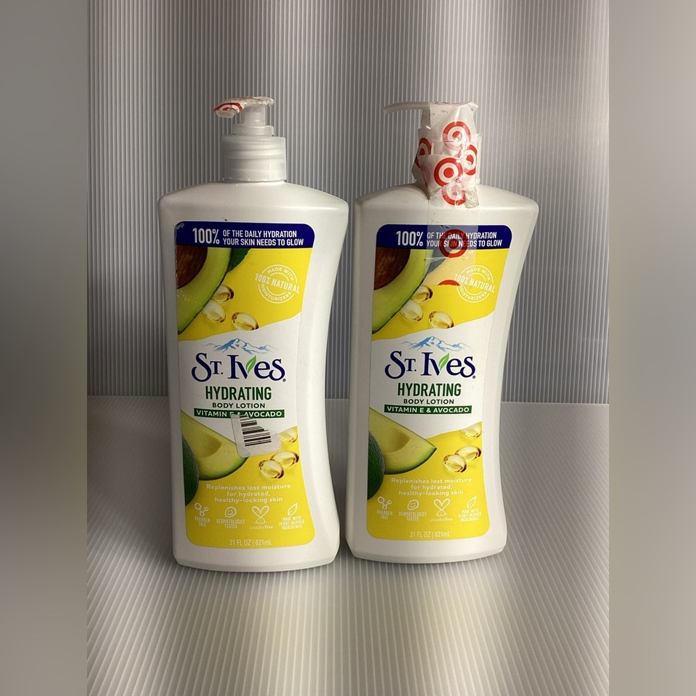 Set of 2 St. Ives Hydrating Body Lotion - Vitamin E & Avocado